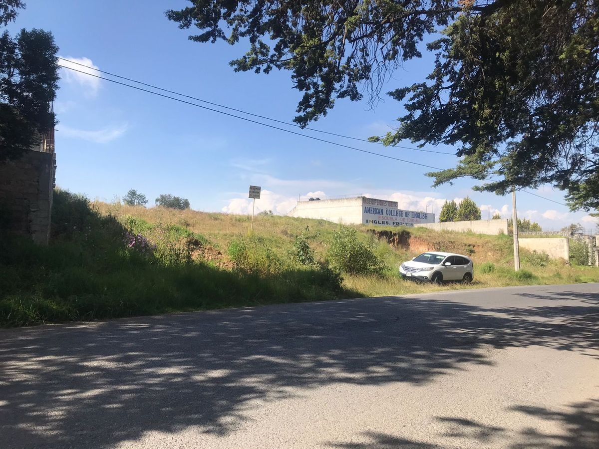 2 de 3: Frente del terreno
