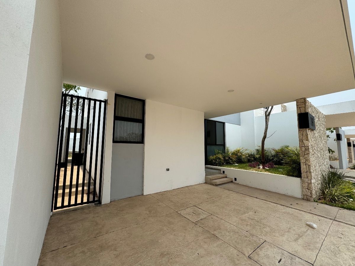 Bella casa en venta en Privada Conkal