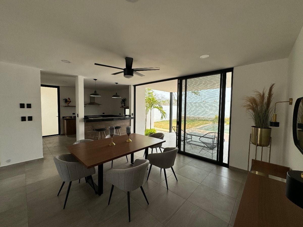 Bella casa en venta en Privada Conkal