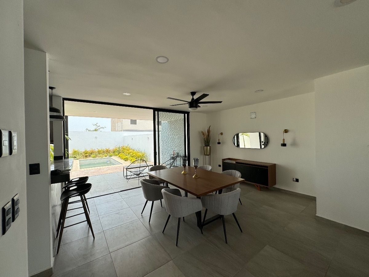 Bella casa en venta en Privada Conkal