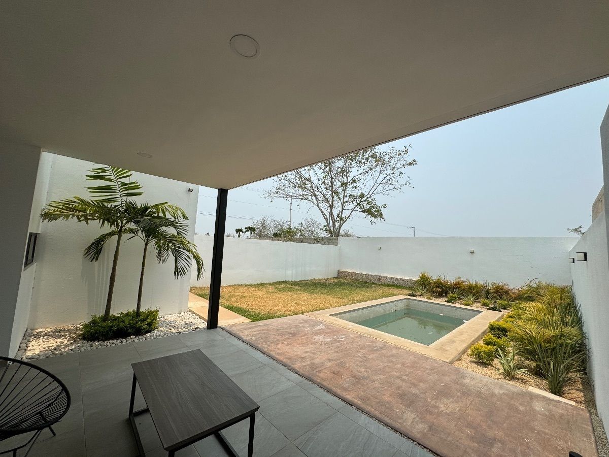 Bella casa en venta en Privada Conkal