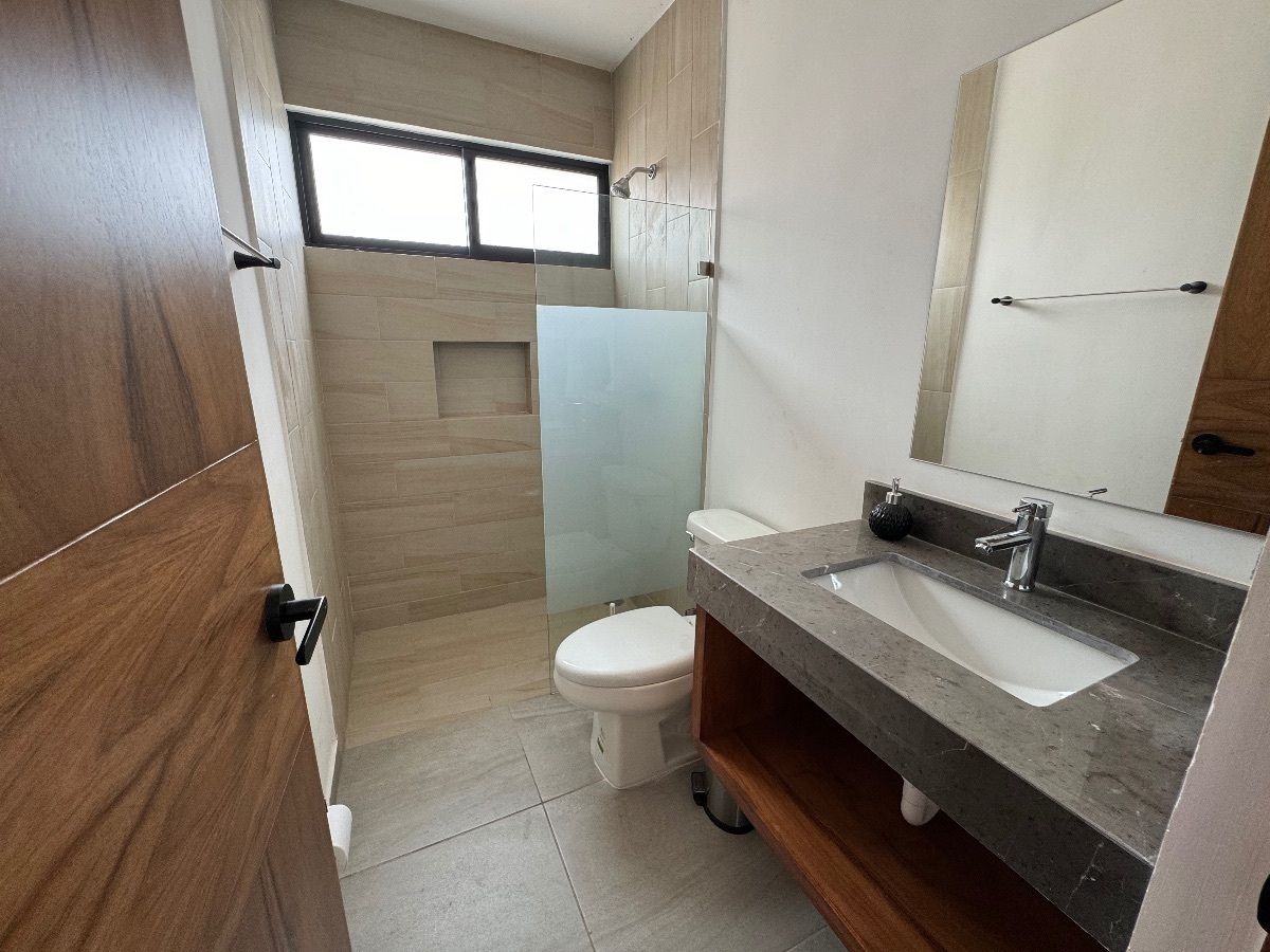 Bella casa en venta en Privada Conkal