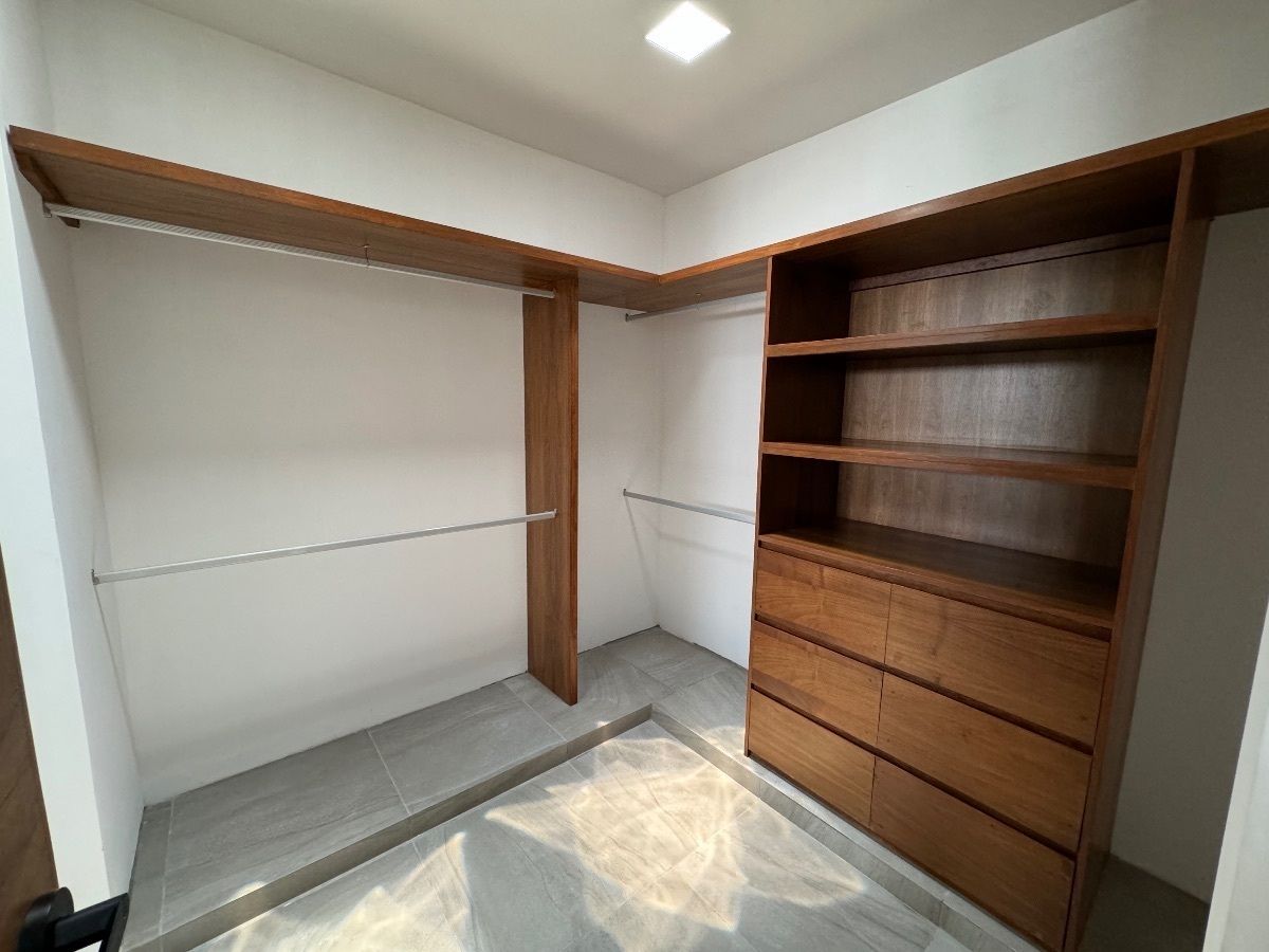 Bella casa en venta en Privada Conkal