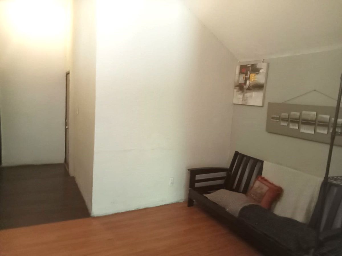 22 de 23: Espacio entre recamaras ideal para Home Office