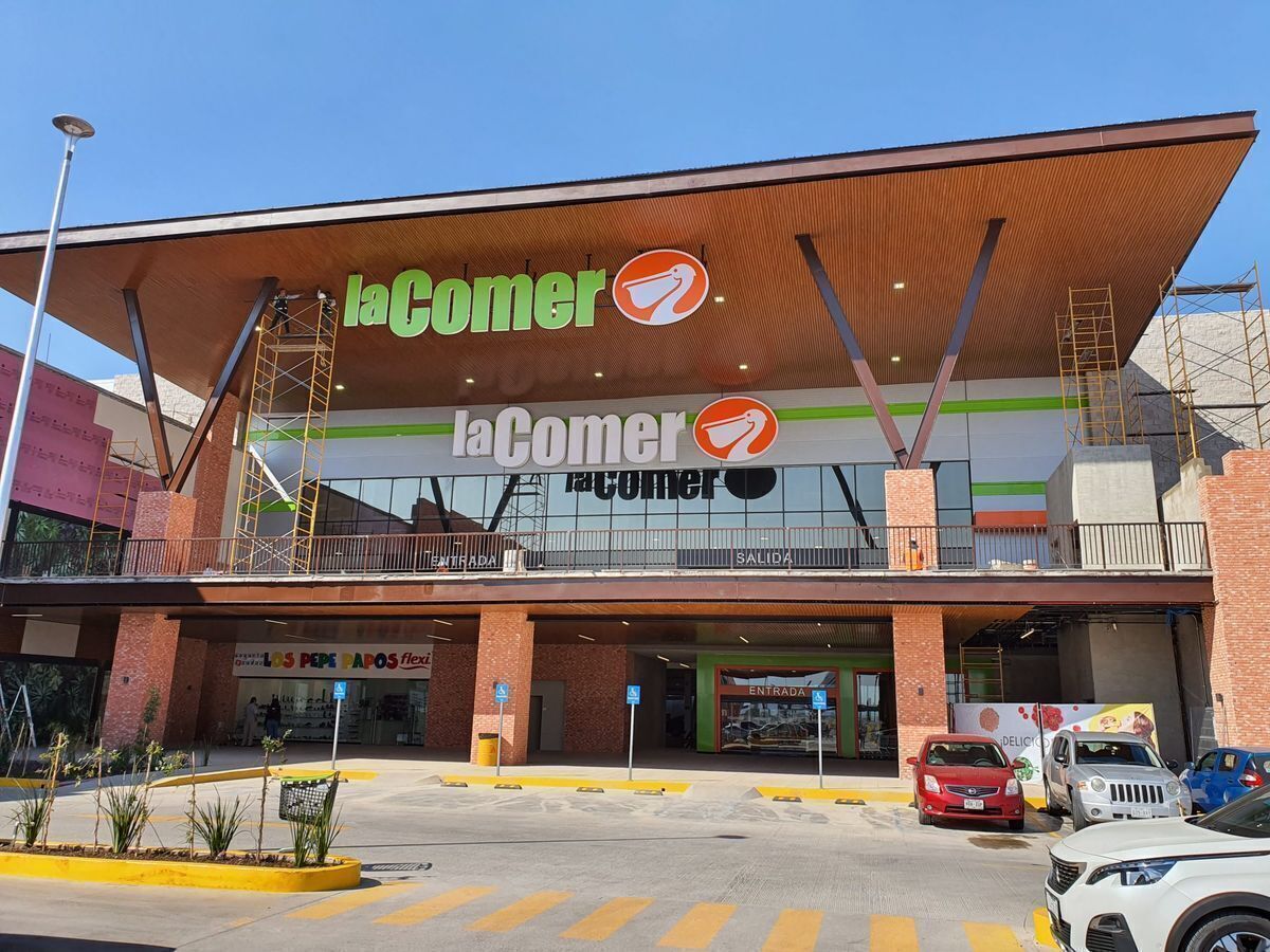 2 de 12: Local comercial en renta en El Refugio Querétaro