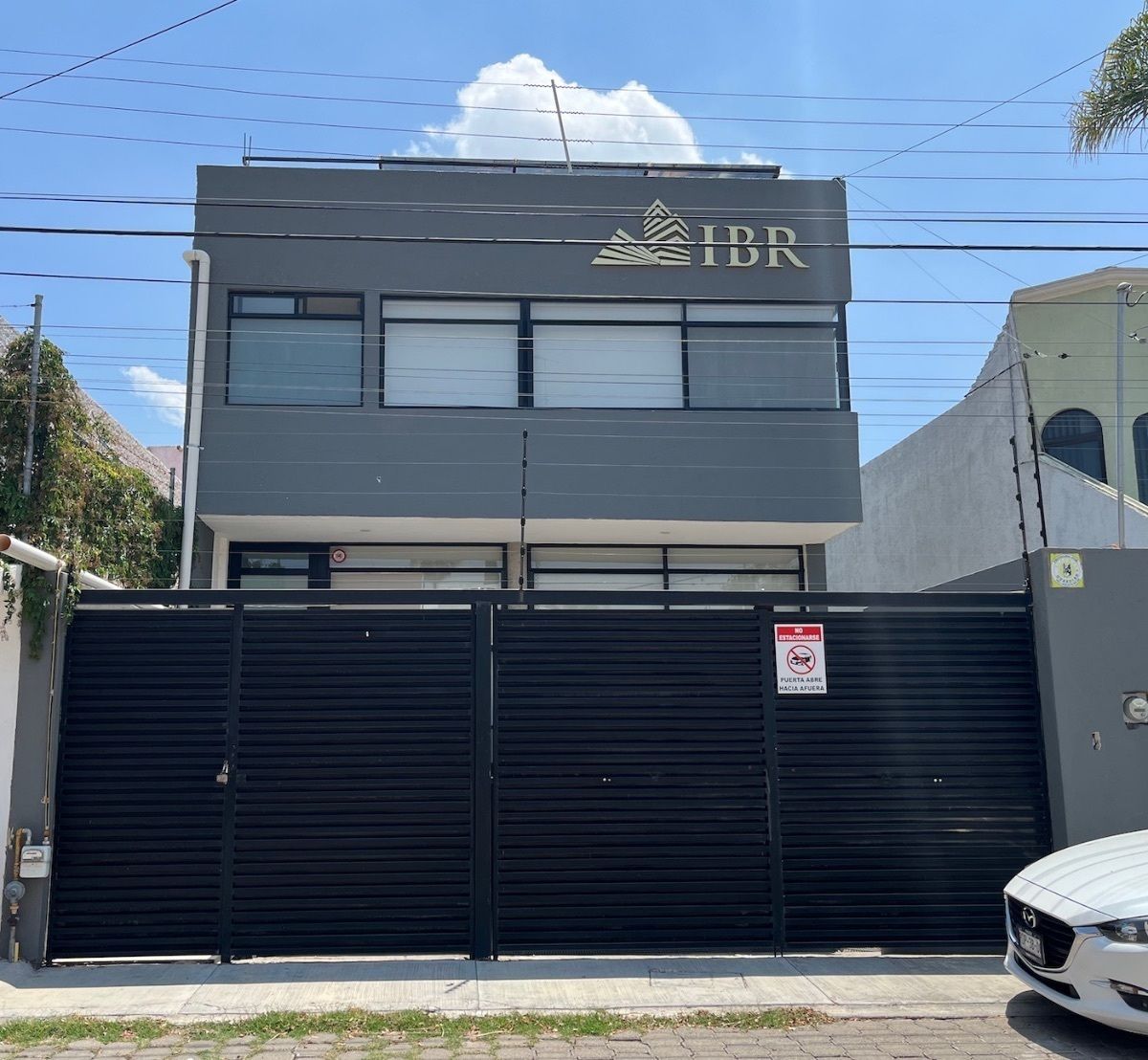 20 of 20: Vista casa desde la calle