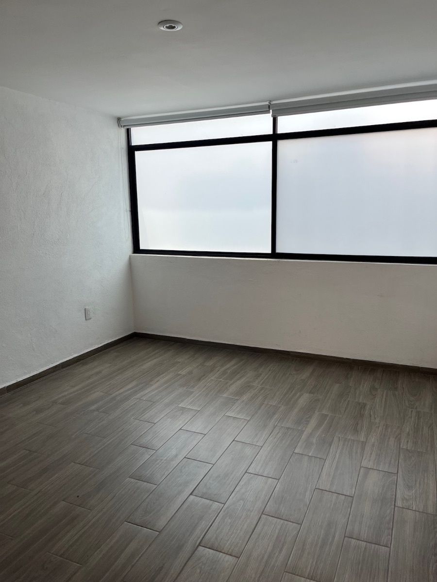 10 of 20: Recamara secundaria 1