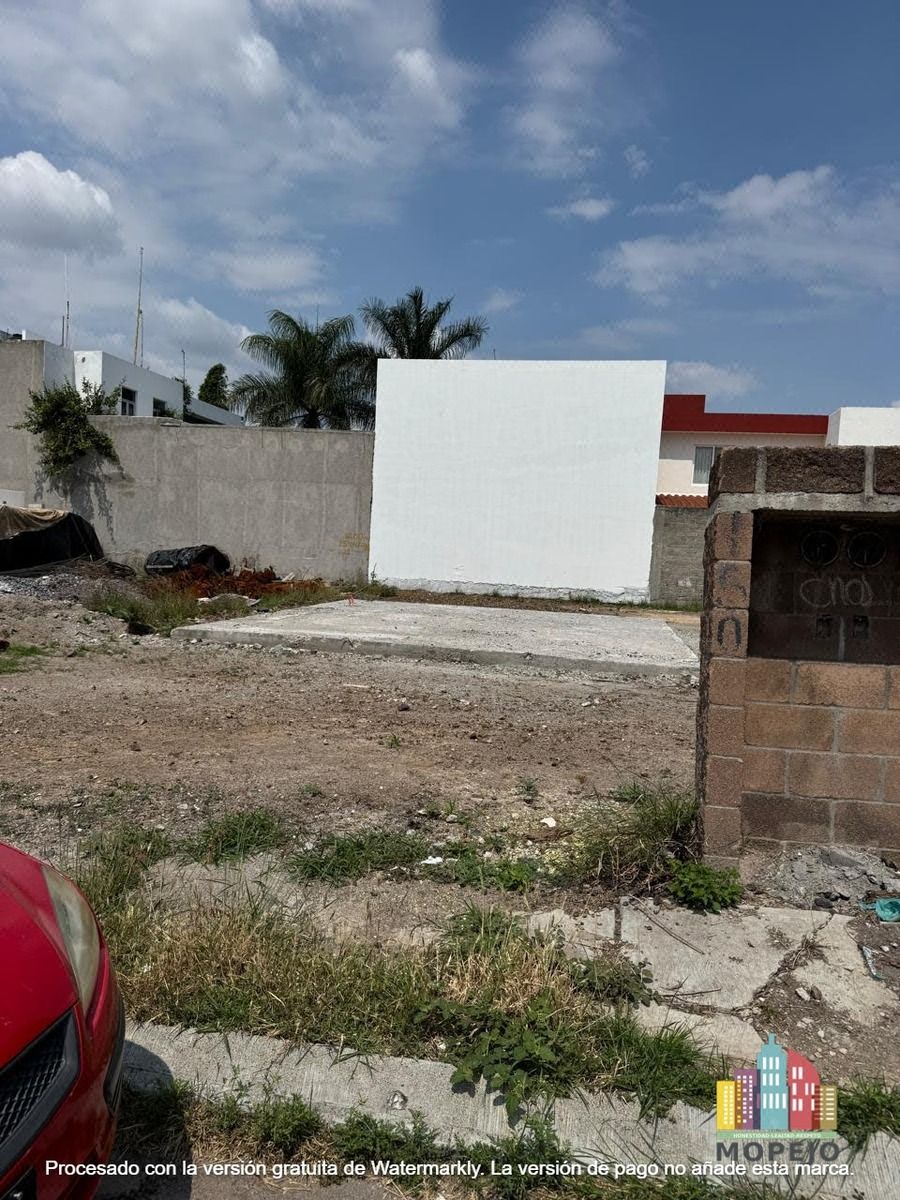 Se Vende Terreno con Construccion