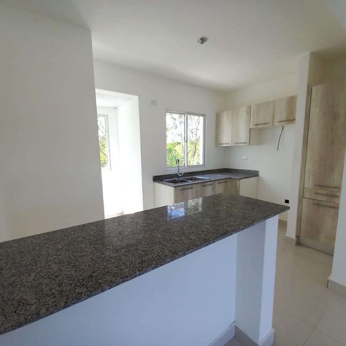 VENDO Hermoso y Moderno Apartamento De 2 Habitaciones Villa Naco AB1779