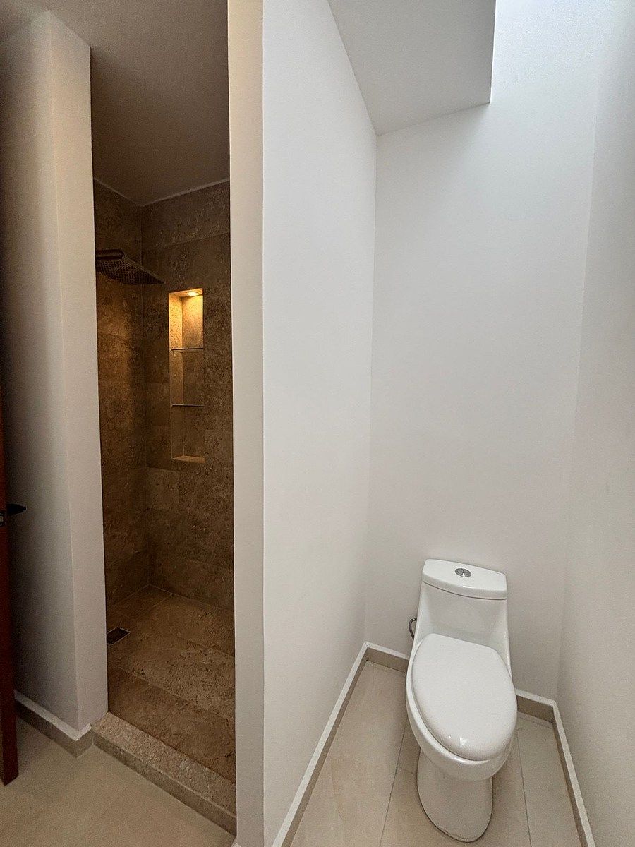 11 de 28: Baño, Recámara Principal