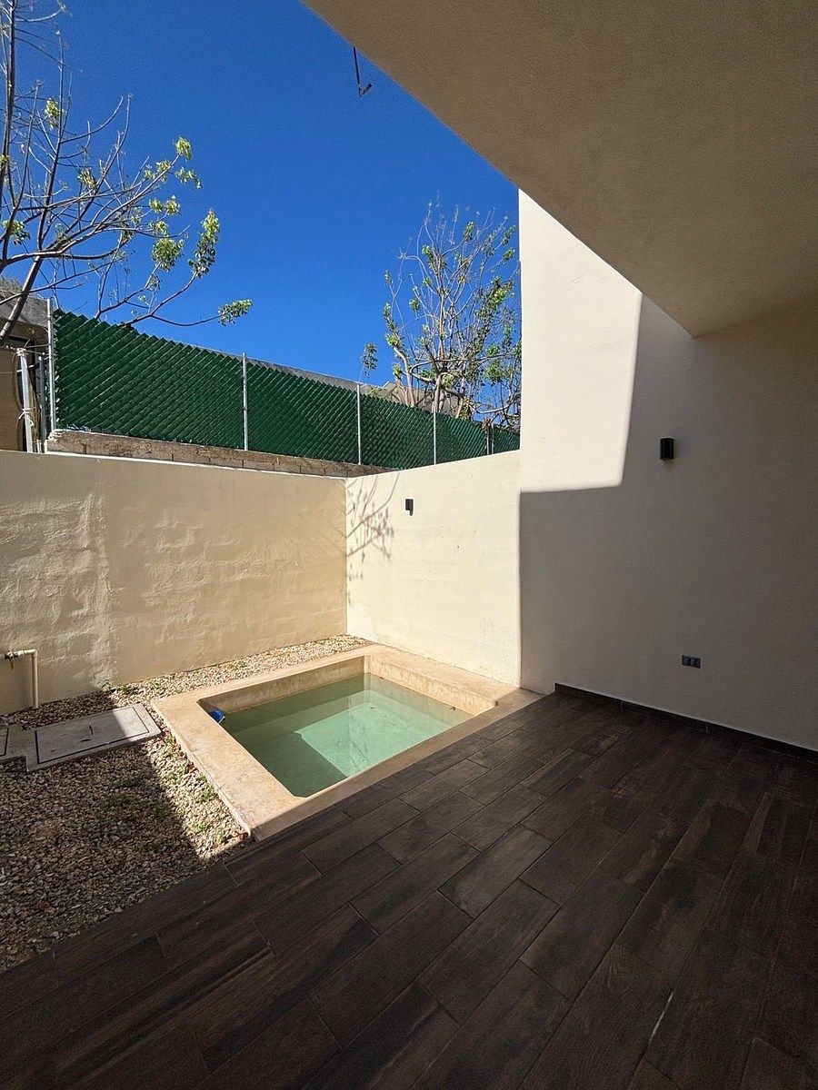 19 de 28: Terraza y Alberca