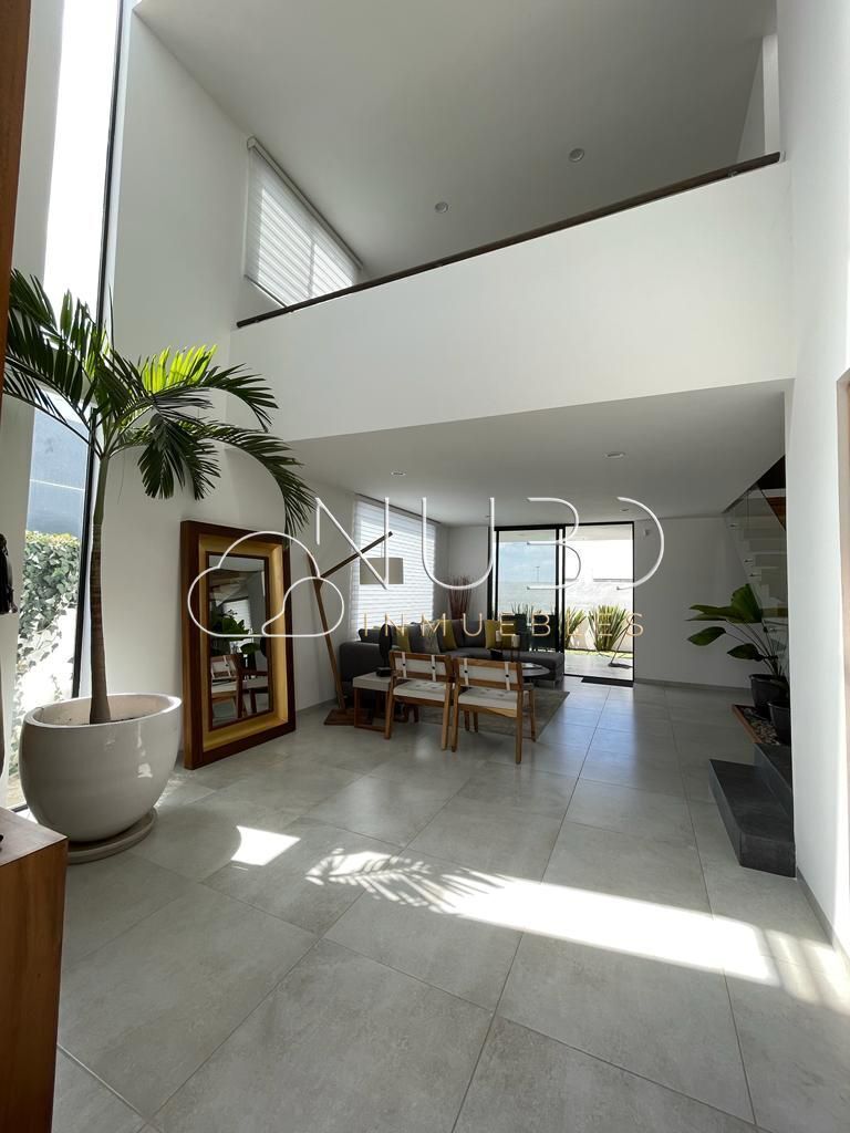 5 de 12: SALA DOBLE ALTURA