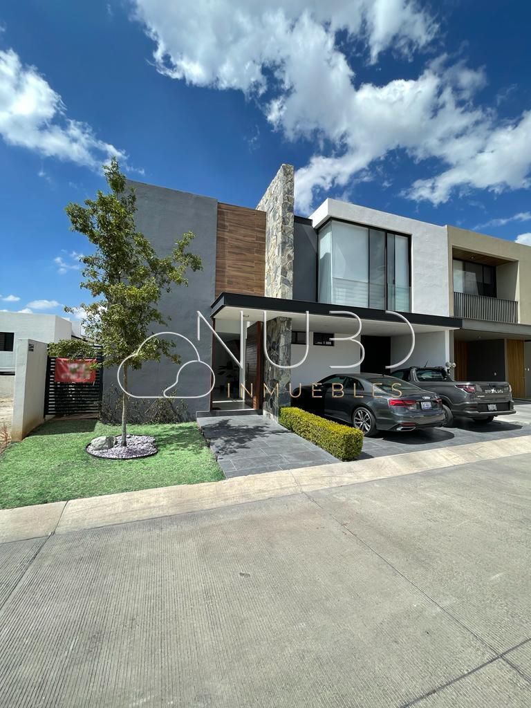 1 de 12: CASA LOMAS 4