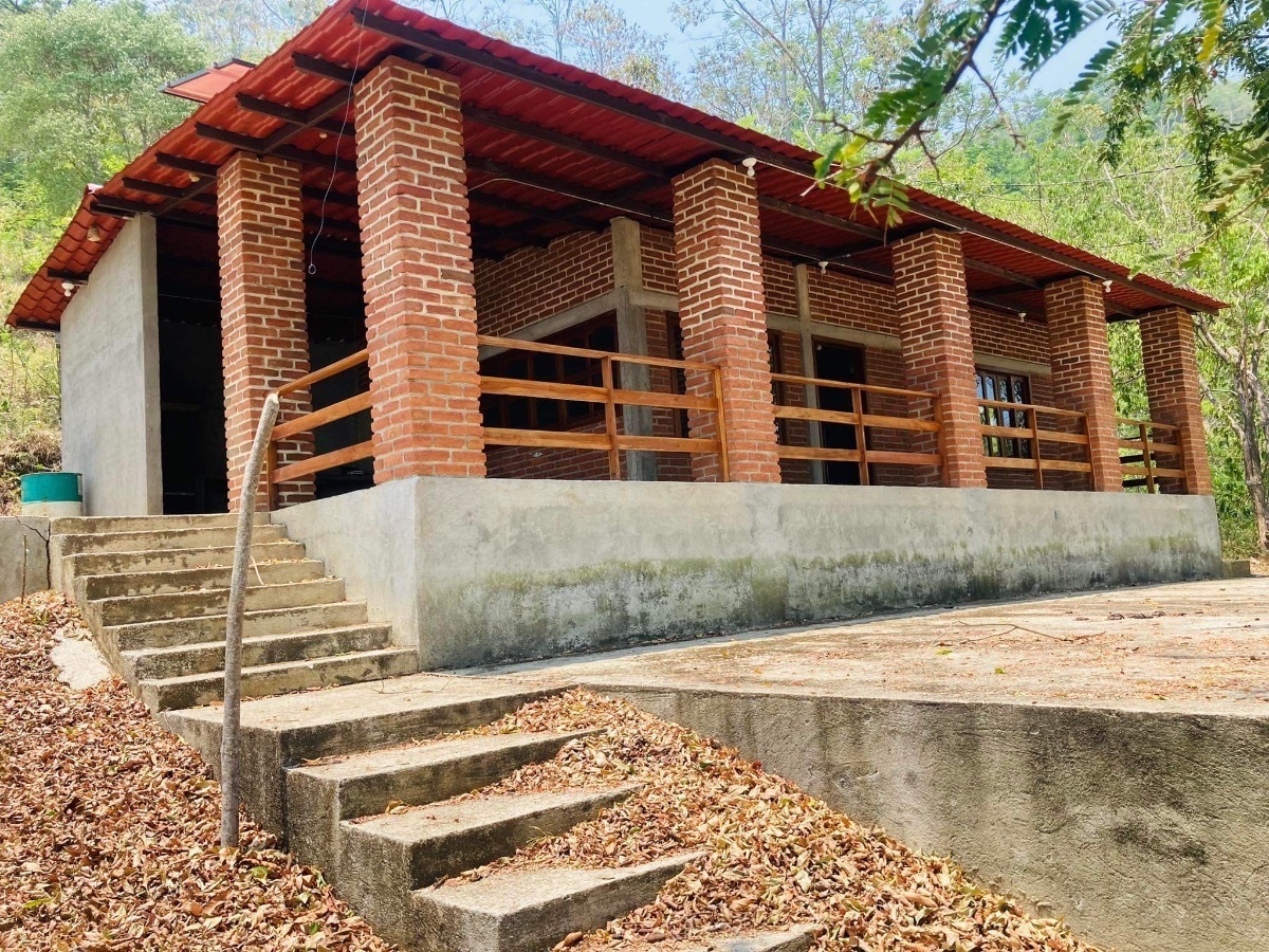 4 of 15: Casa