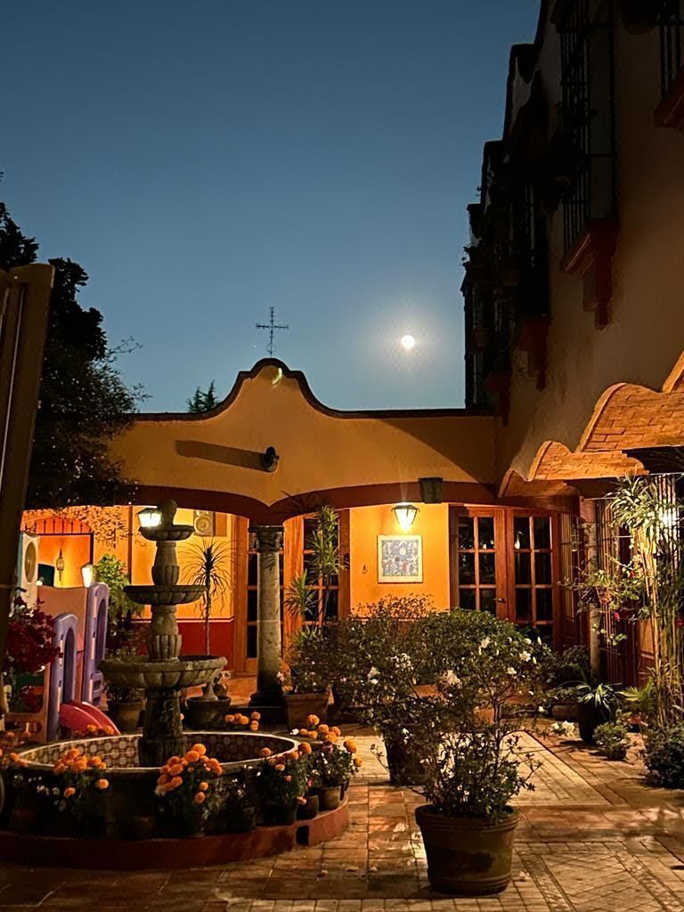 Casa en Venta en San Bernabe, Estilo Hacienda