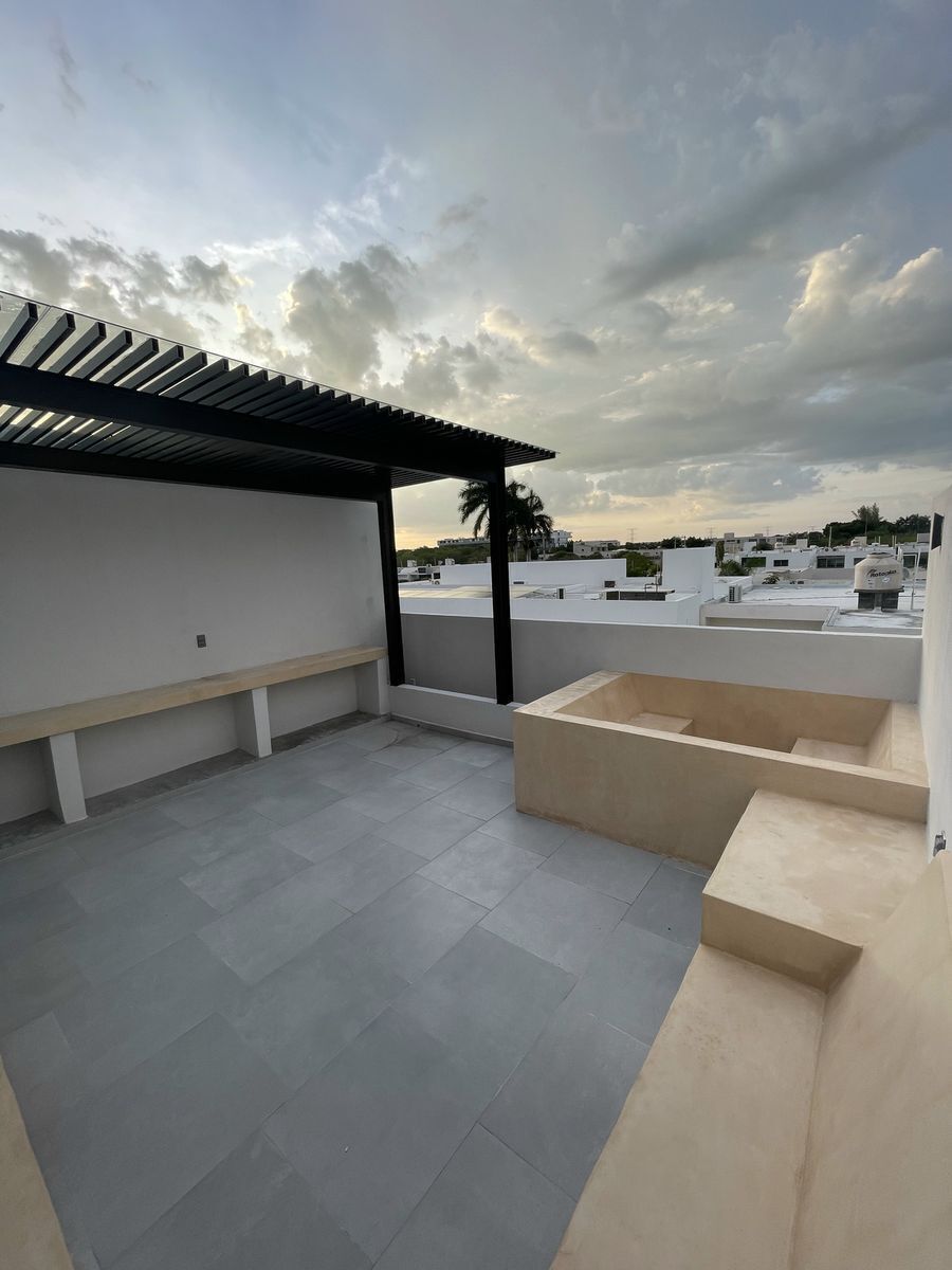 2 of 36: Rooftop con Jacuzzi