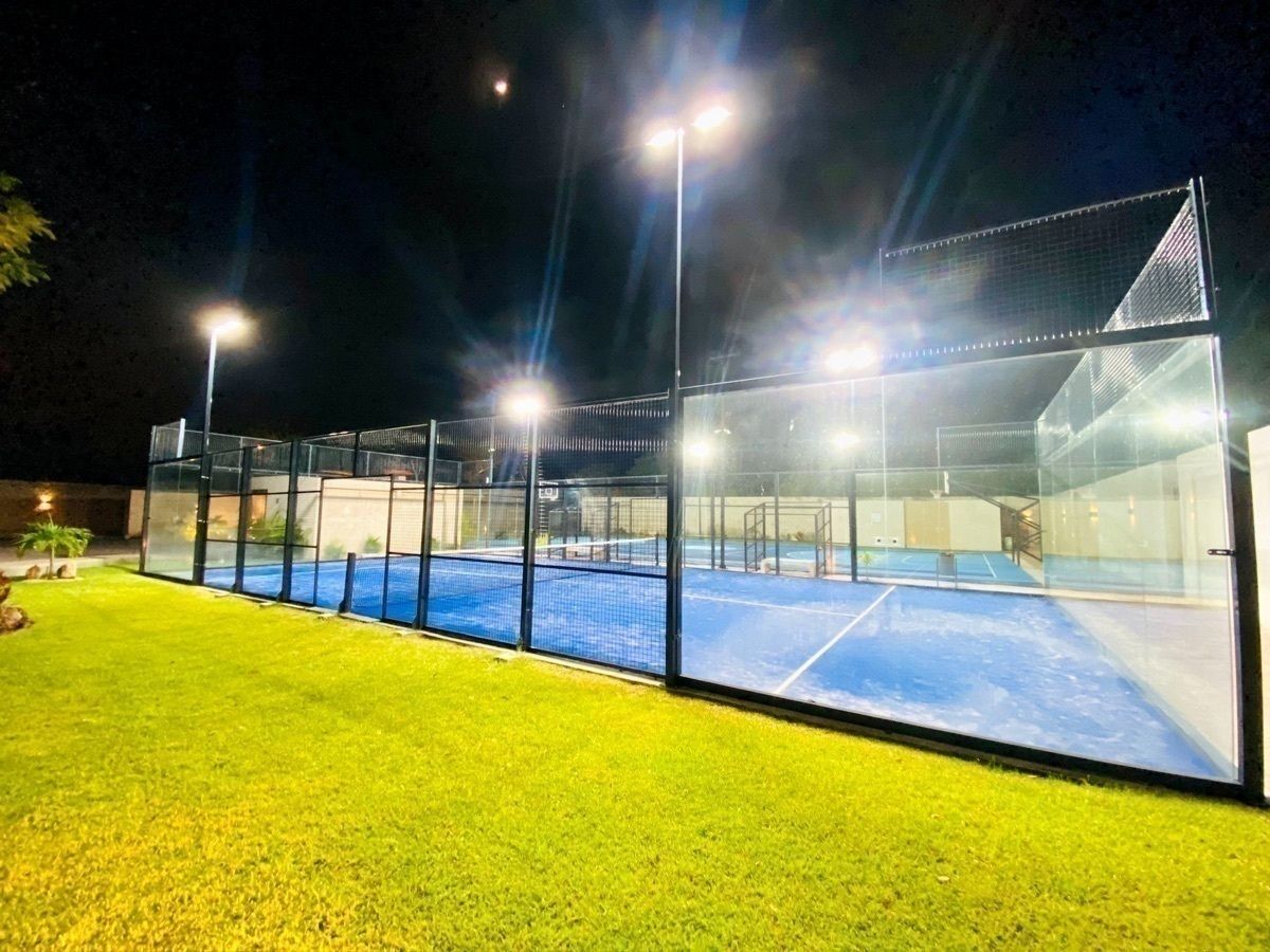 30 of 38: Cancha de Paddel