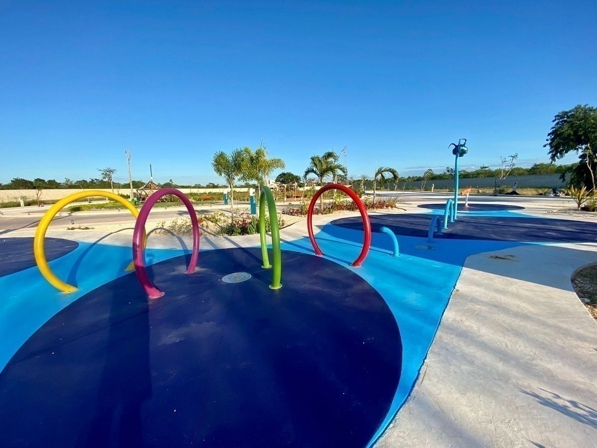 34 of 38: Juegos Infantiles