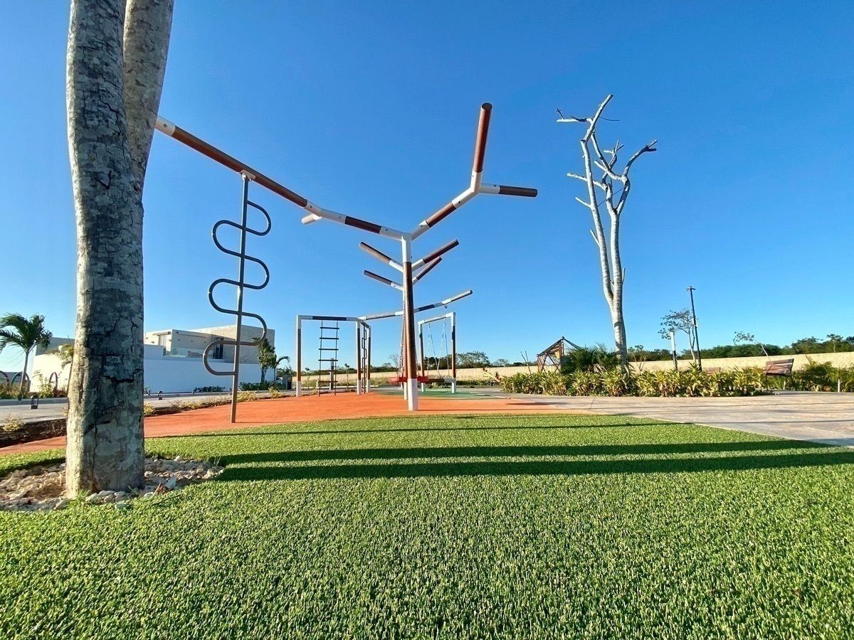 35 of 38: Juegos Infantiles