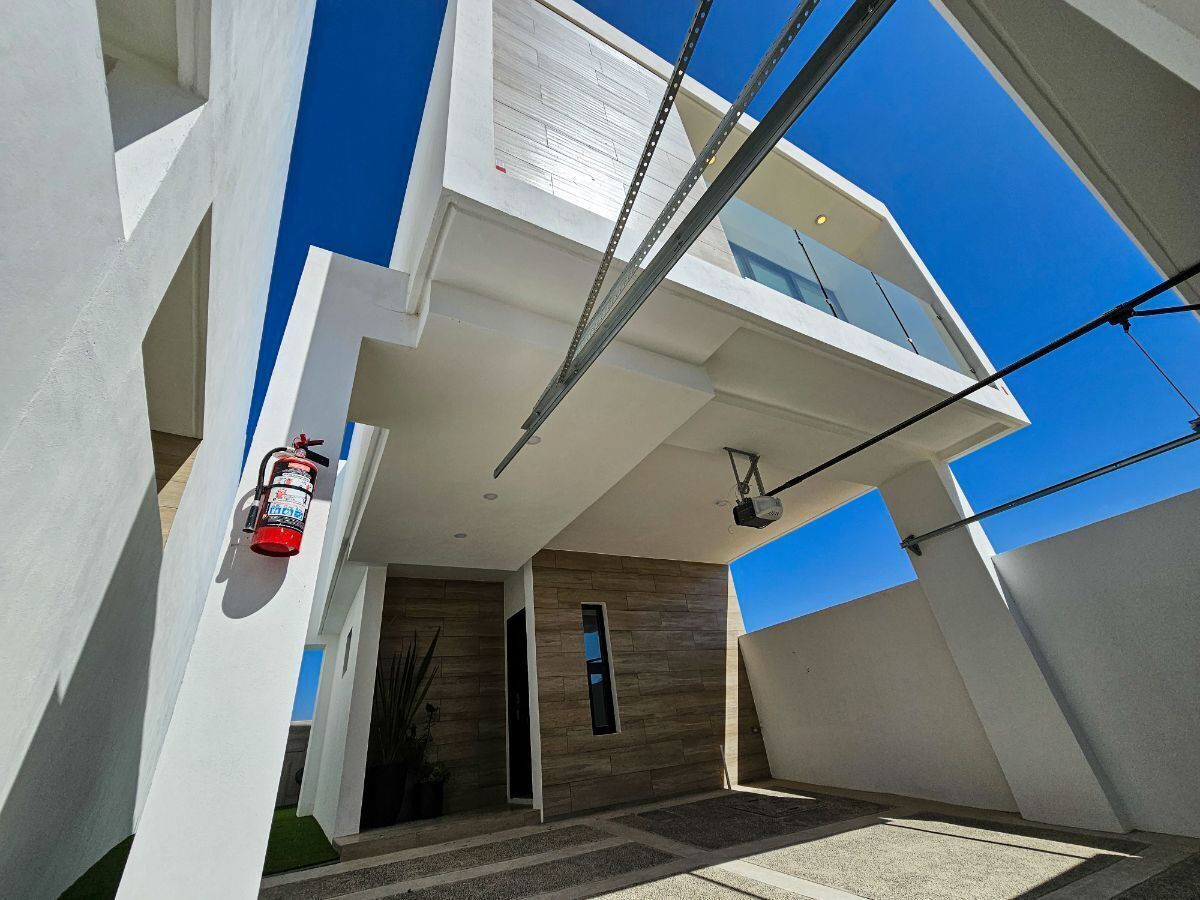 ENTRENUBES PRE-VENTA CASA EN BLVD. CUAUHTÉMOC SUR - foto 2