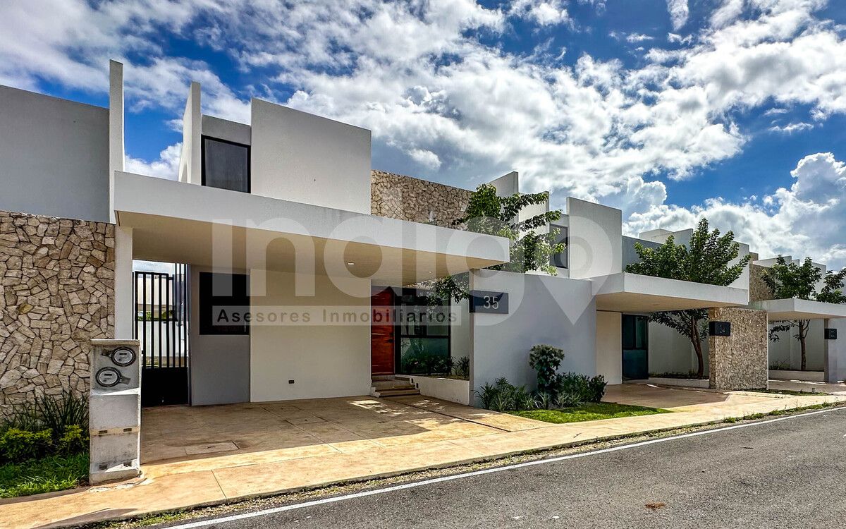 2 de 41: Fachada Frontal