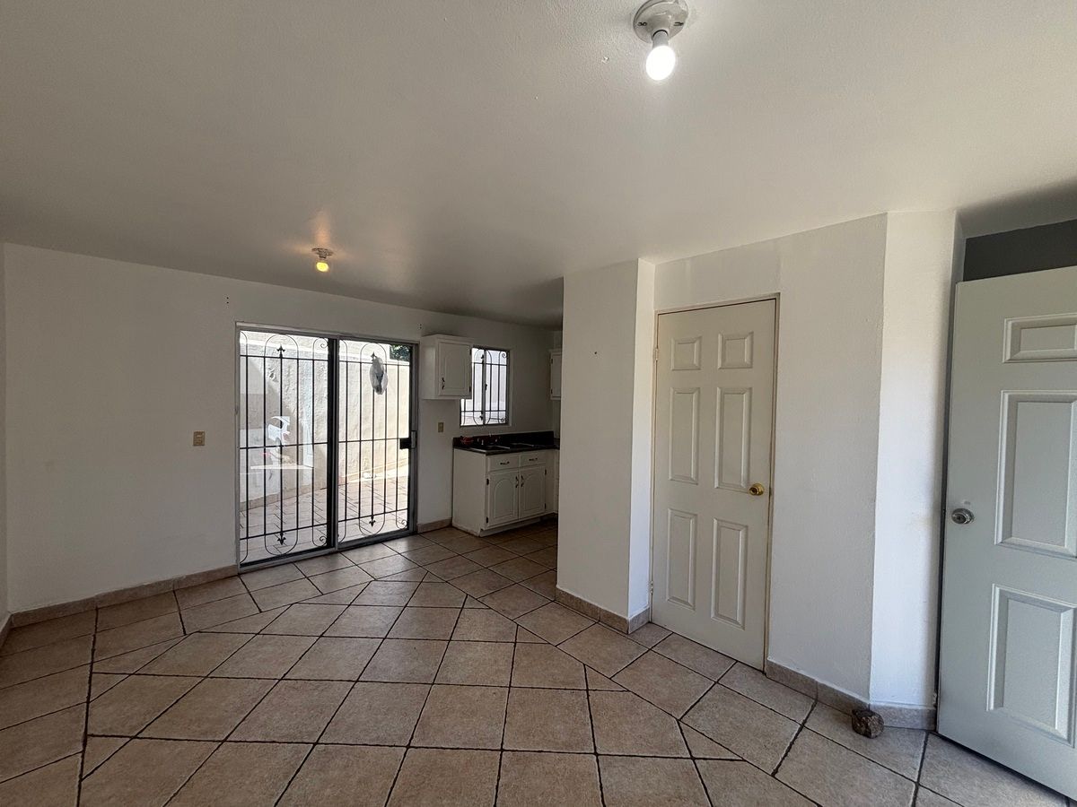 Casa en Colinas del Rey, Tijuana, foto 3 de 16
