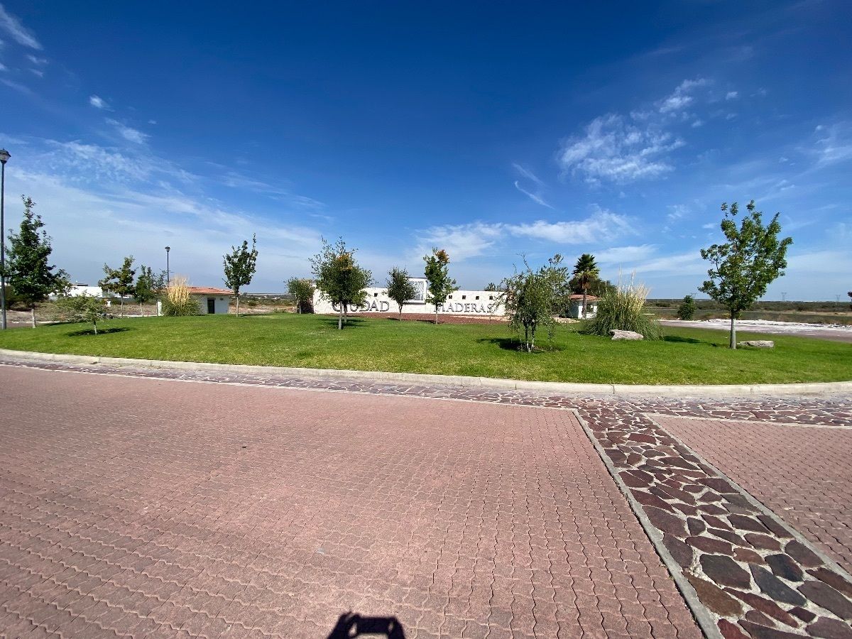 Excelente condominio con amplias avenidas