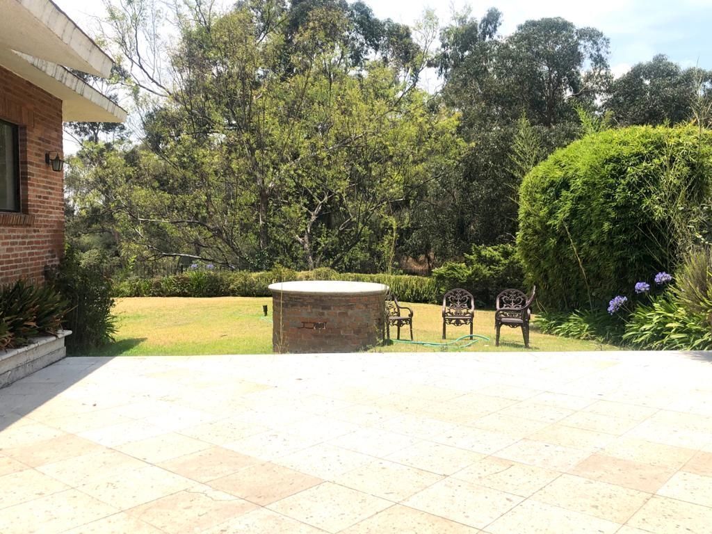 8 de 19: Hermosa terraza en jardín