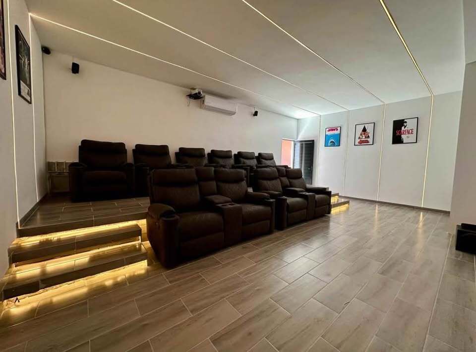 17 of 21: AMENIDADES