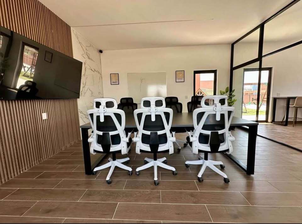 20 of 21: AMENIDADES