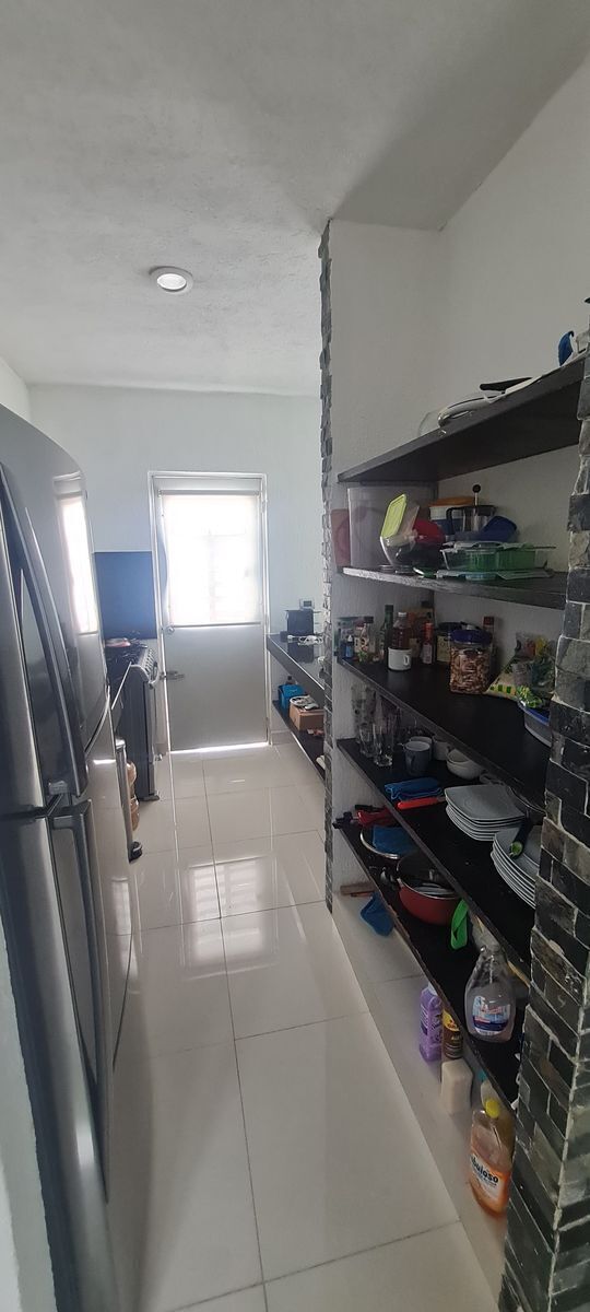 6 de 14: ALACENA Y COCINA