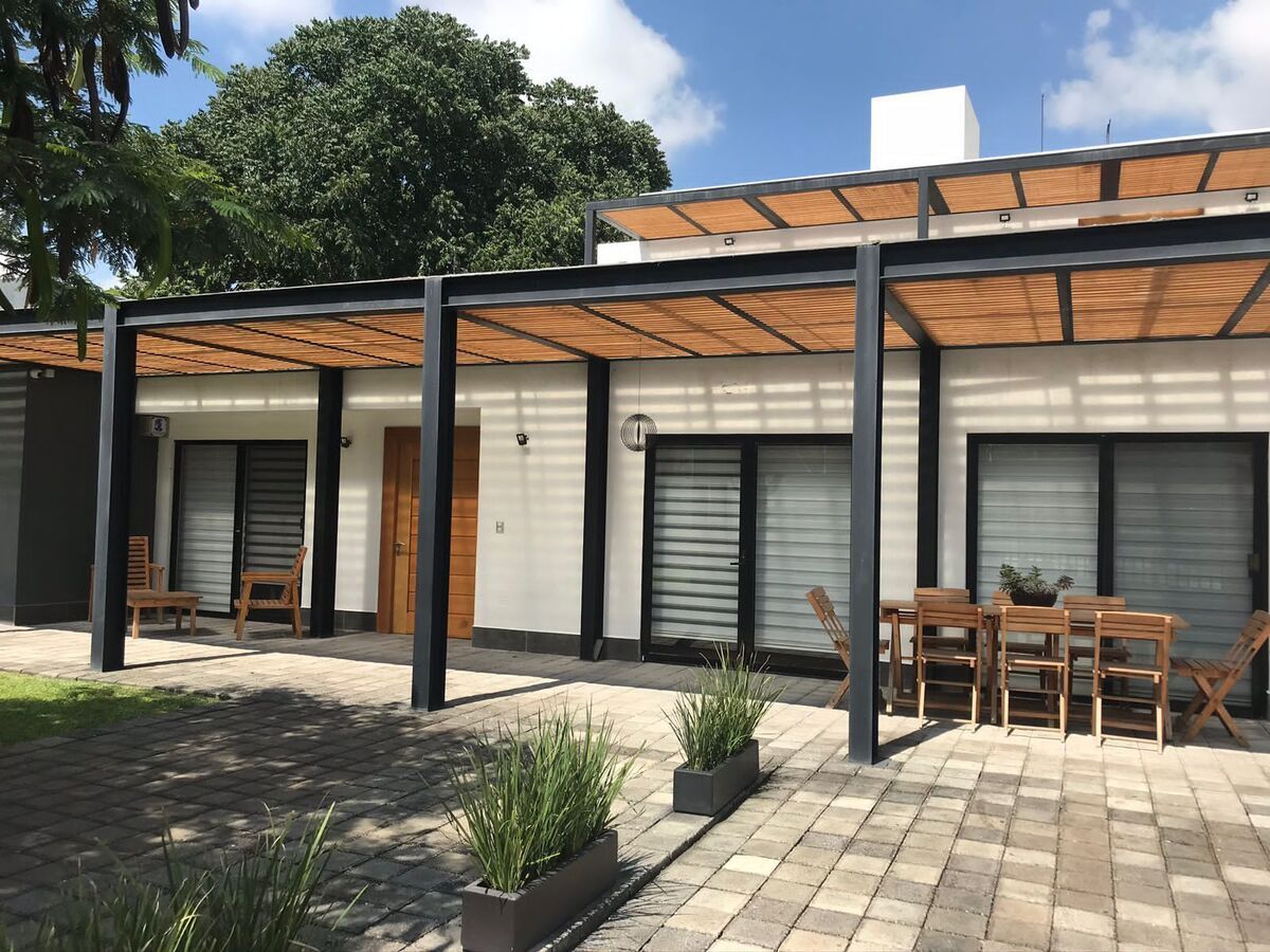 1 de 24: terraza frontal