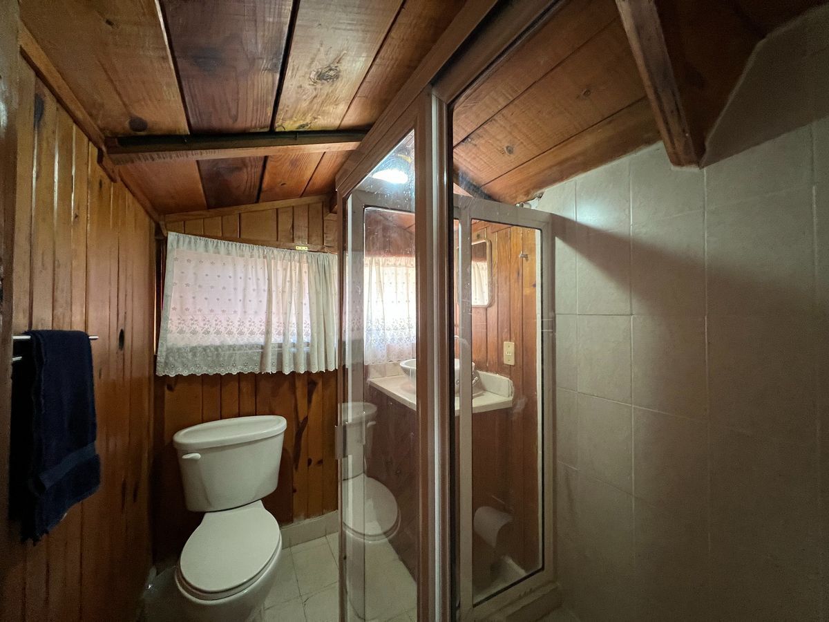 23 de 25: Baño compartido