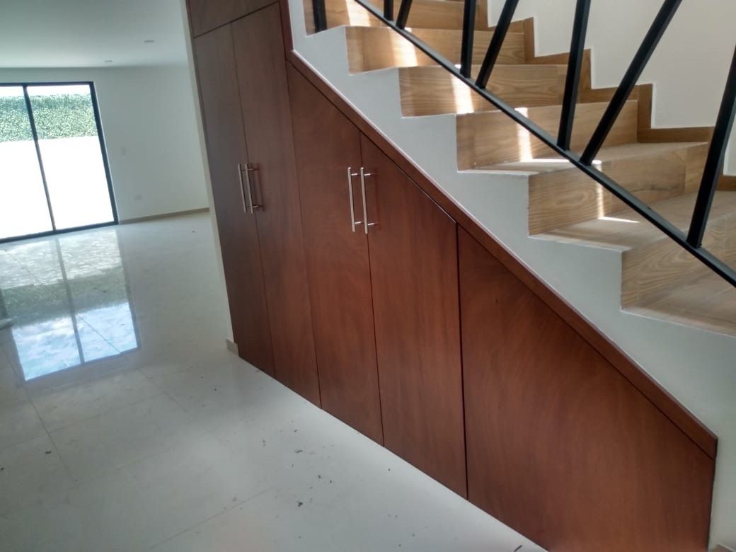 Bodega escaleras
