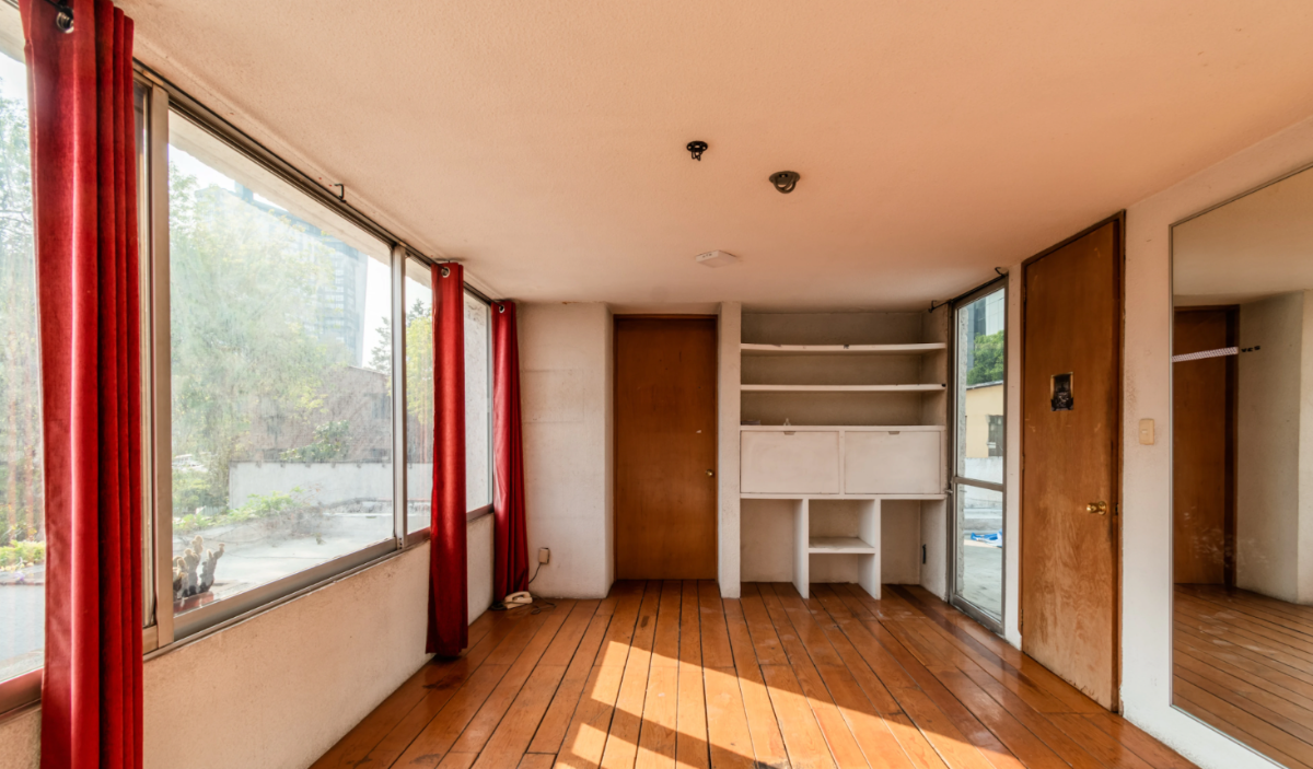 Estudio en parte superior de la casa