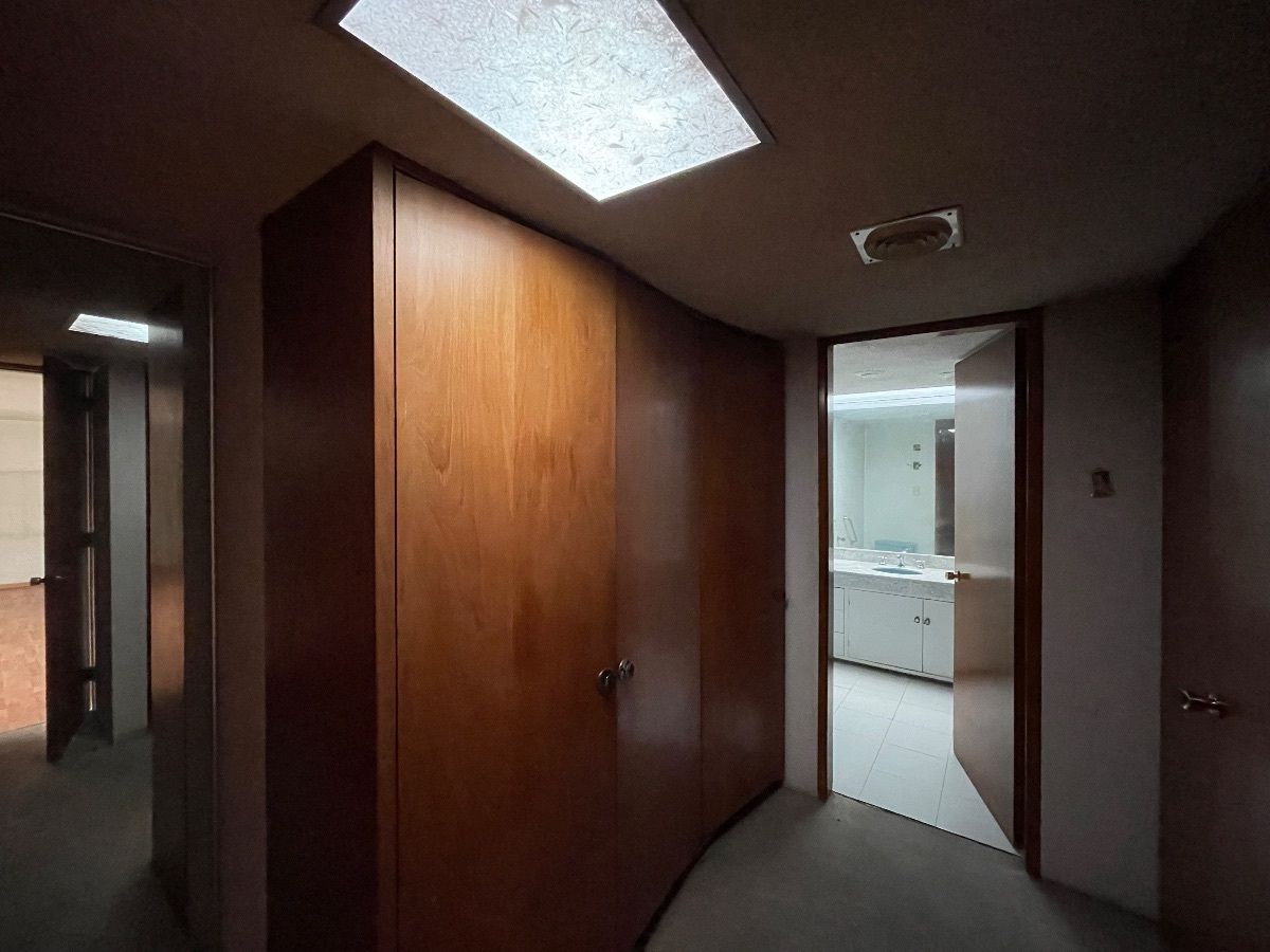 Traga luz vestidor habitación #1