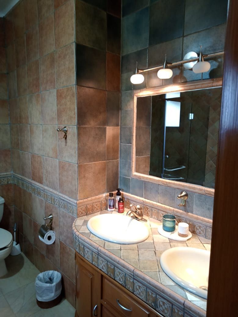 13 of 21: Baño principal