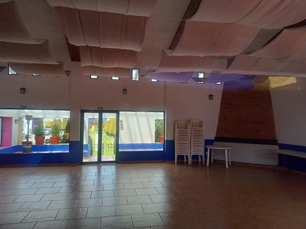 20 of 21: Salón de eventos