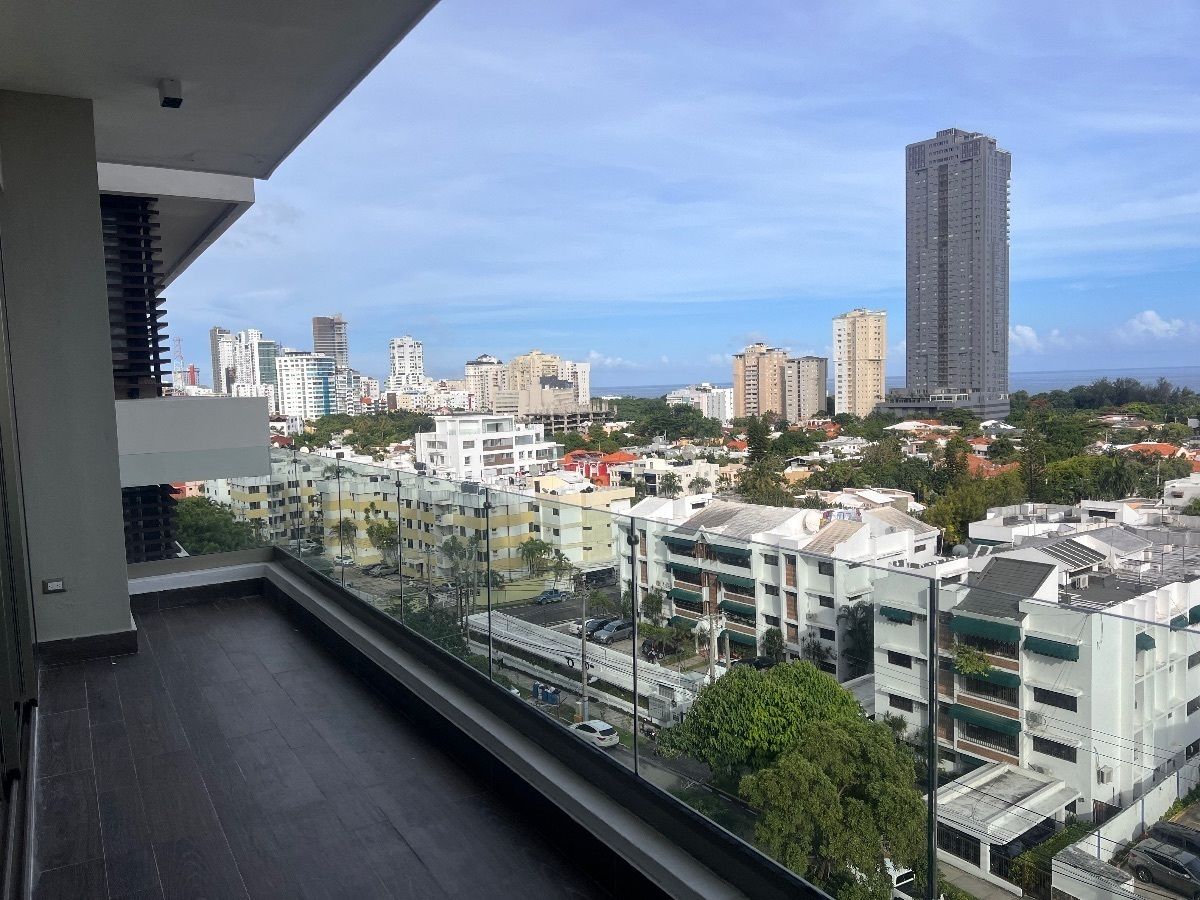 1 de 17: Balcón con vista al mar