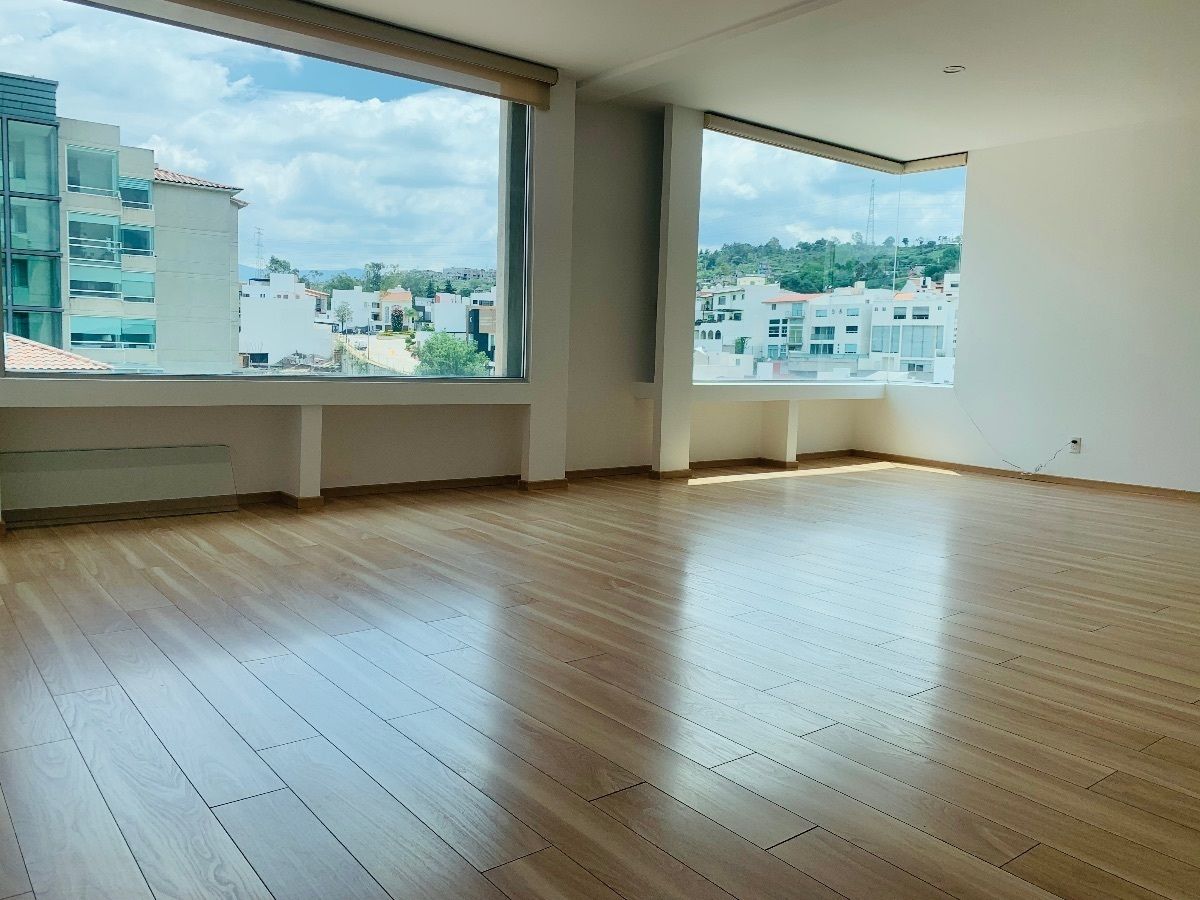 Spacious and impeccable apartment in the residential Vivenzza, photo 1 of 30