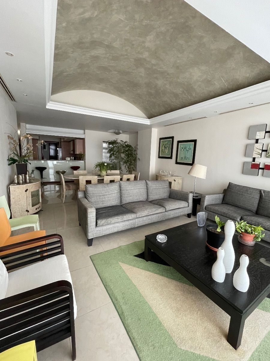 5 de 18: Sala comedor de lujo con amplios espacios