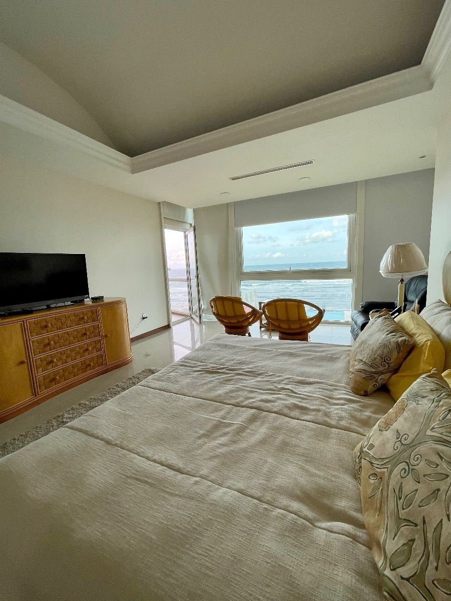 6 de 18: Recámara principal con vista espectacular