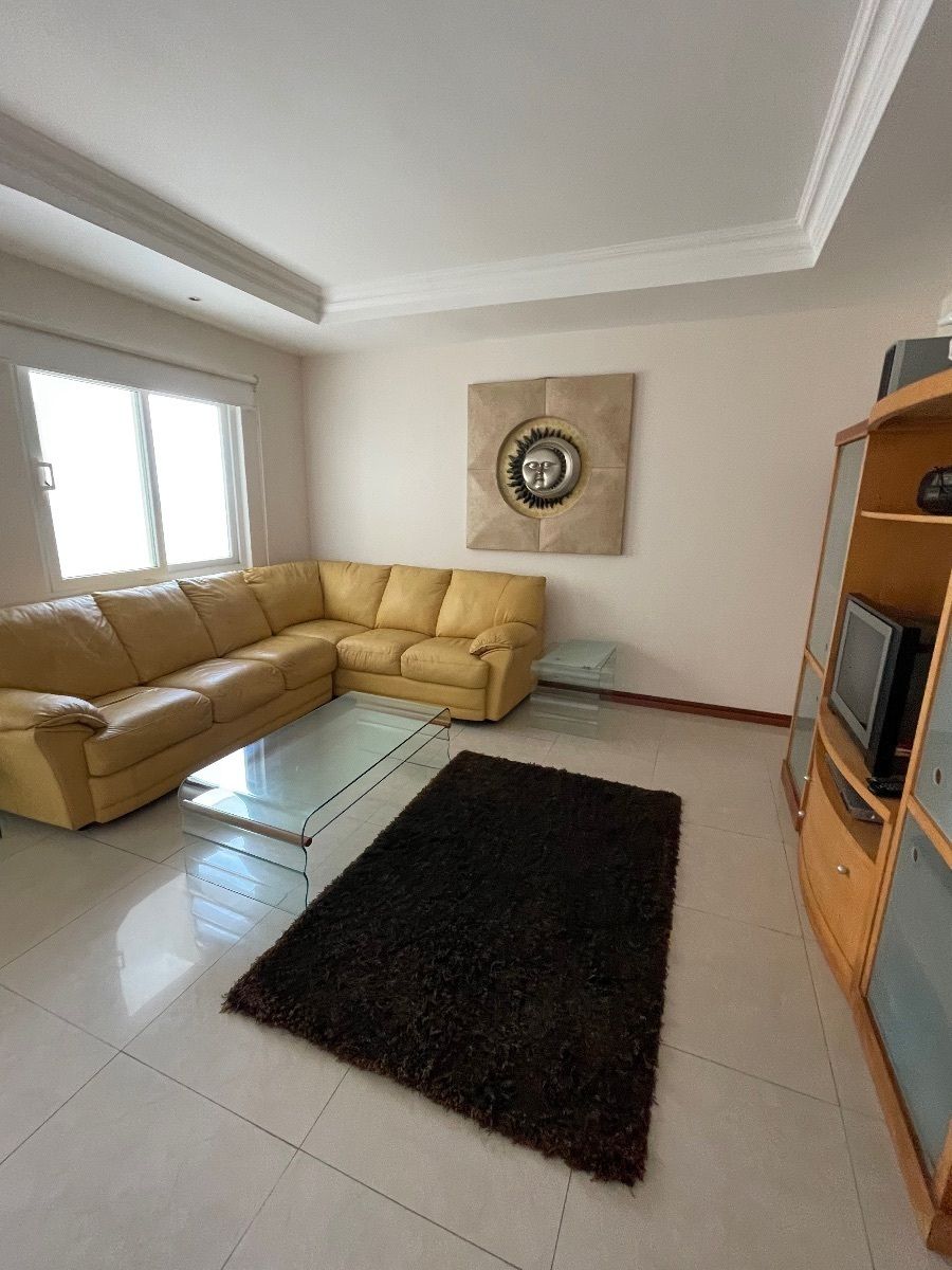 9 de 18: Sala de tv o estudio