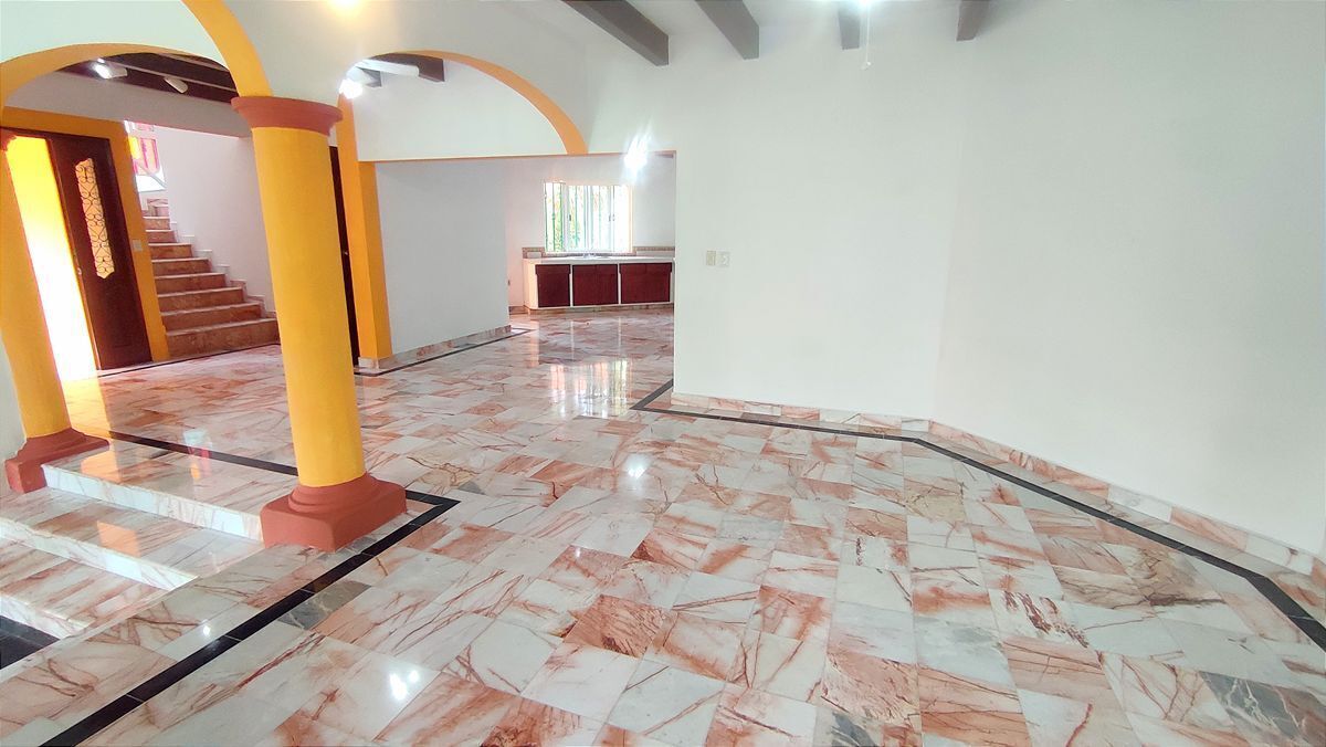 5 of 22: Comedor y espacio para oficina