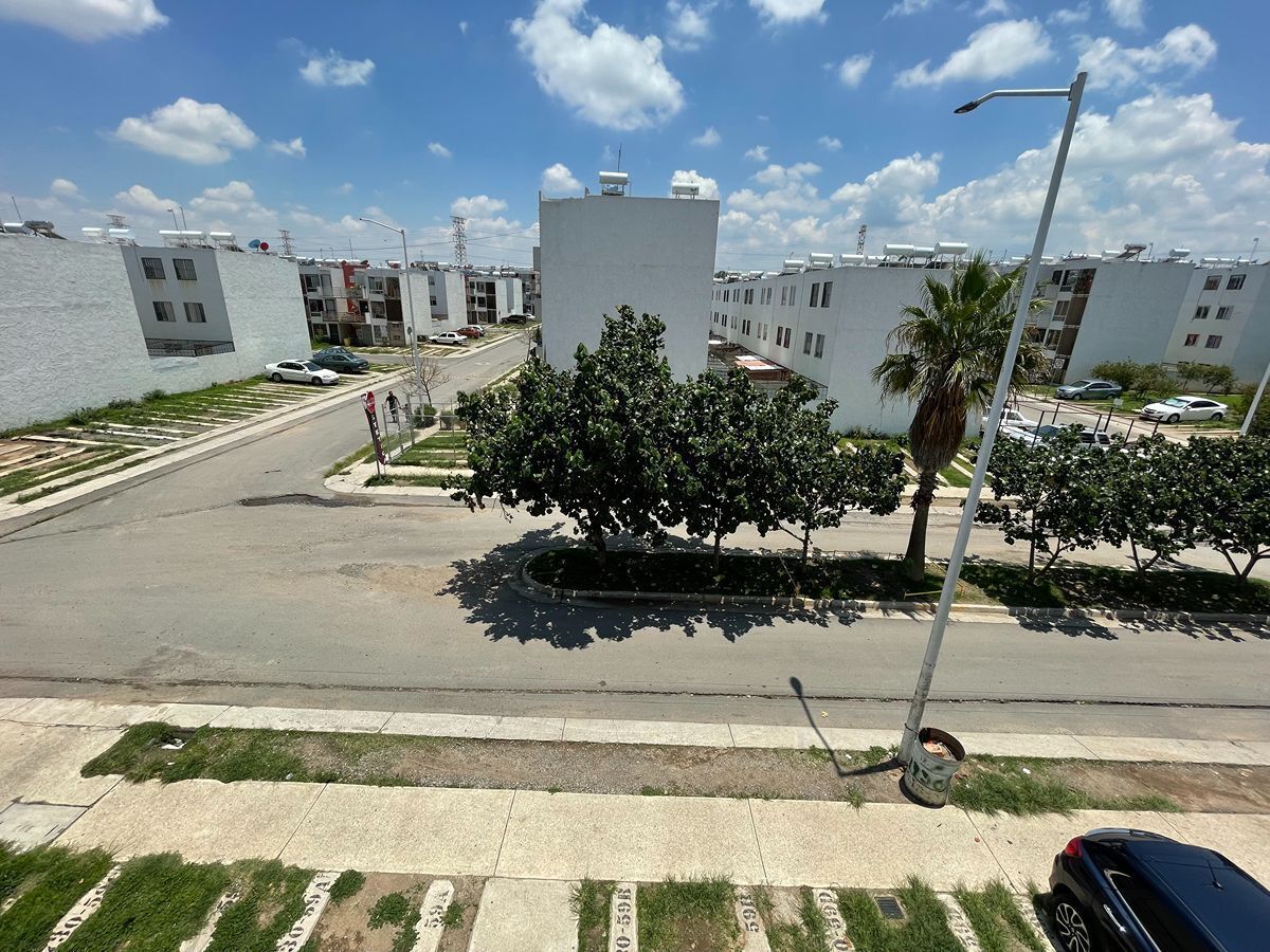 14 of 14: Vista desde la sala