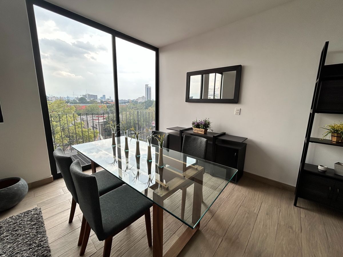 3 of 8: Comedor