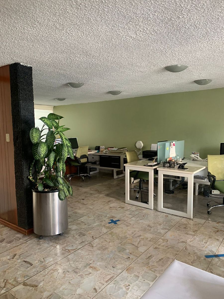 7 of 38: Espacio abierto