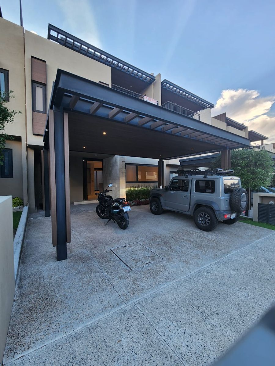 CASA EN VILLA CARRIEDO