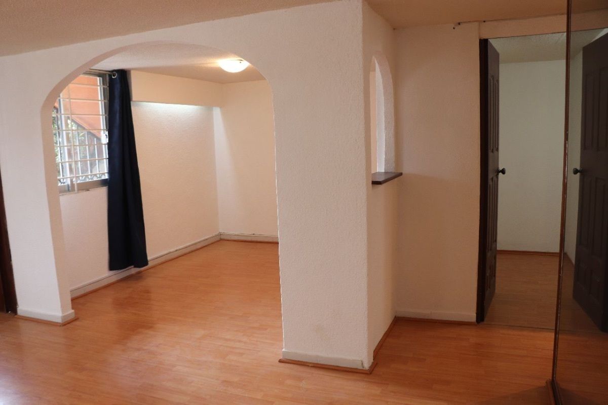 4 de 14: Interior