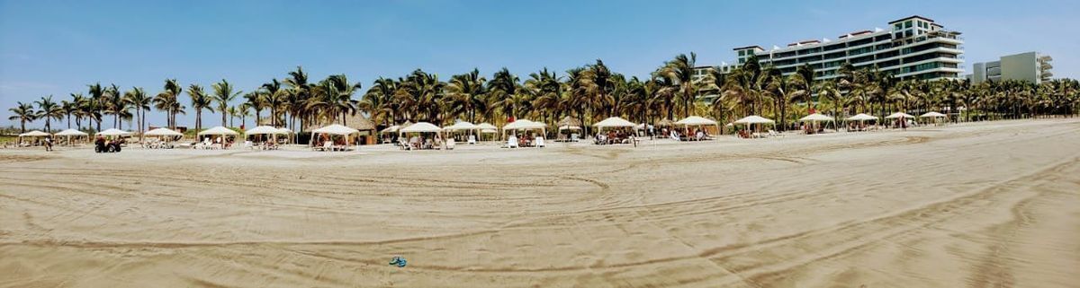 6 de 28: Acceso exclusivo a 160 mts. De línea de playa